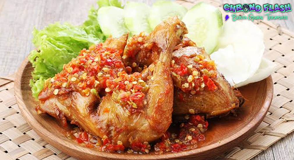 Ayam Penyet: Kombinasi Gurih dan Pedas yang Wajib Dicoba!