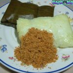 Buras Sulawesi Rasa Rumahan dalam Genggaman Daun!